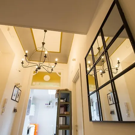 Urban Pine Rooms Rom